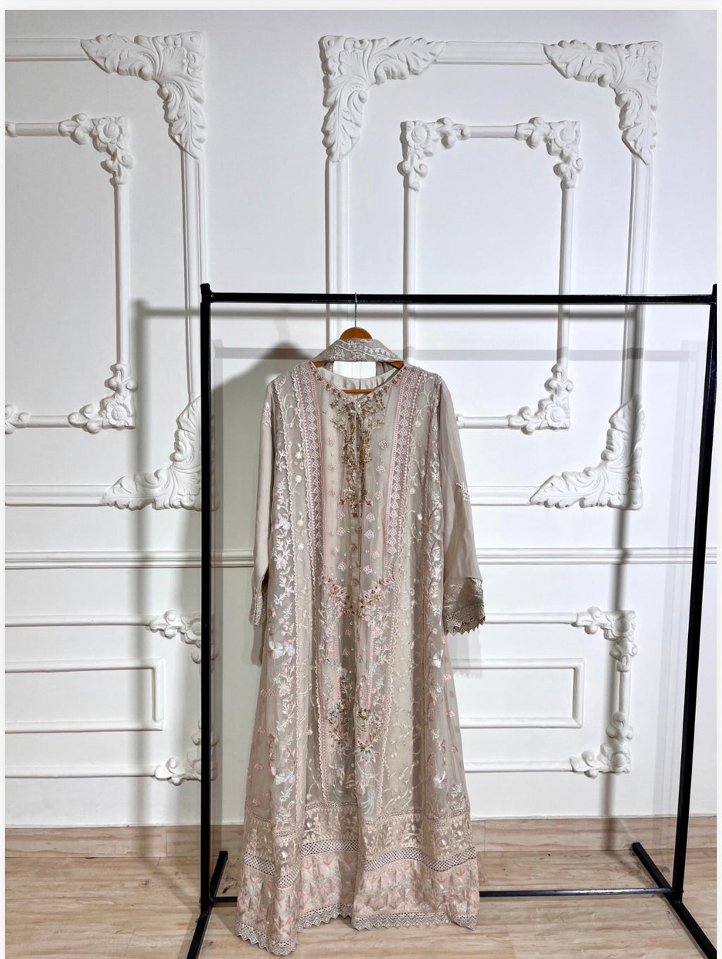 Agha Noor Pure Organza Embroidered 3-Piece Maxi Suit Set