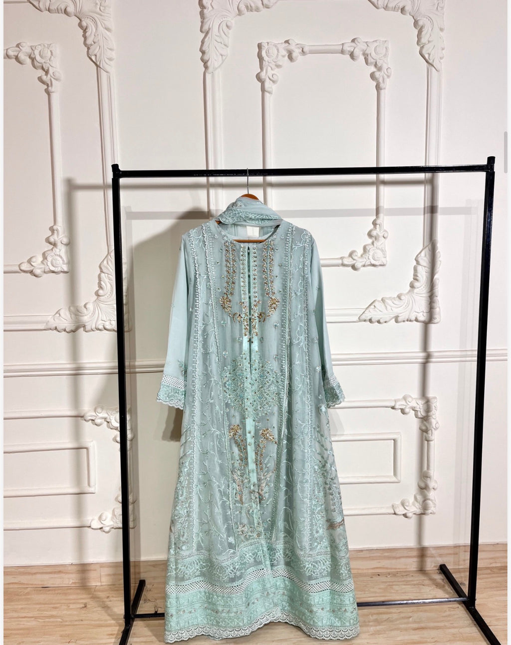 Agha Noor Pure Organza Embroidered 3-Piece Maxi Suit Set
