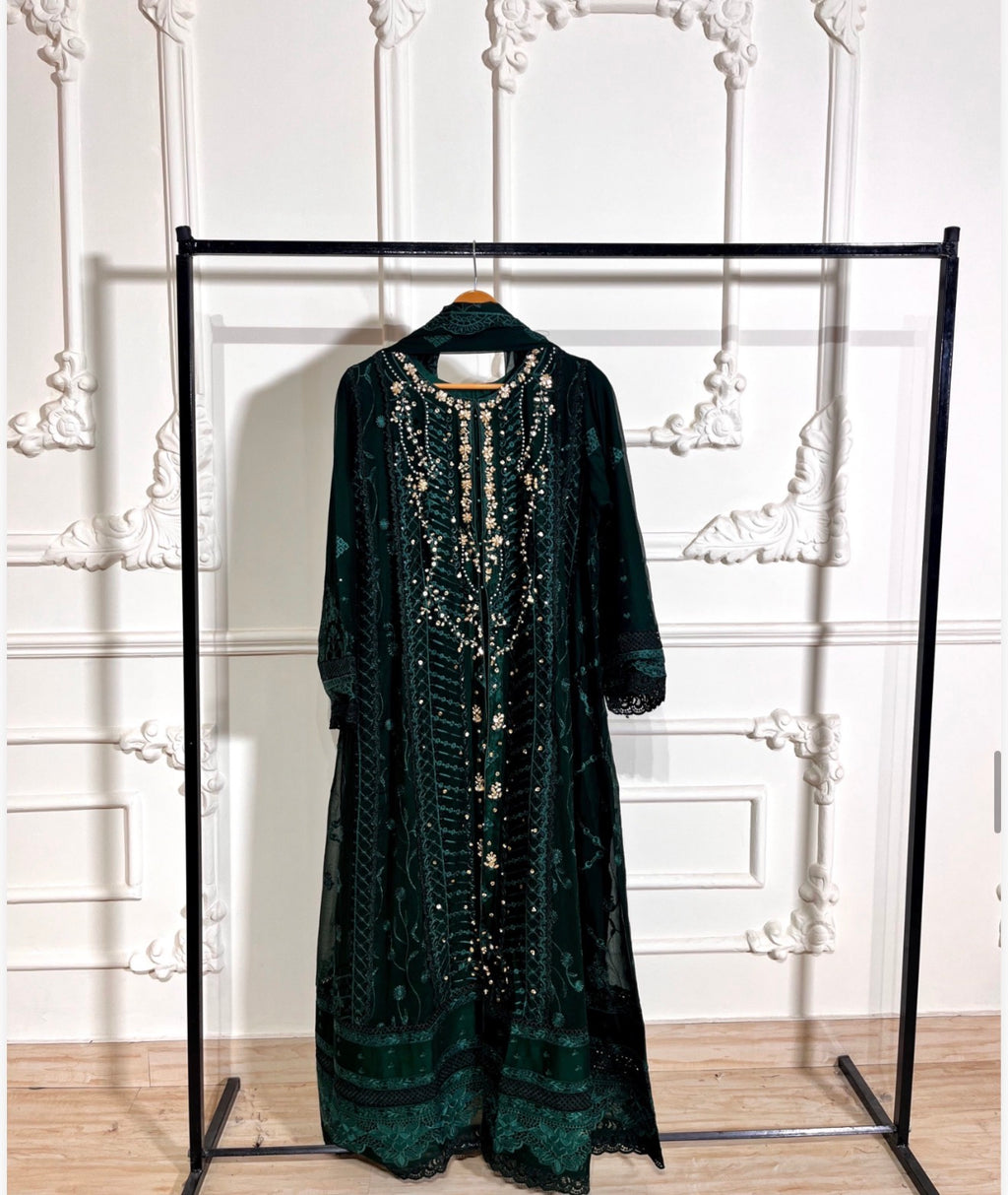 Agha Noor Pure Organza Embroidered 3-Piece Maxi Suit Set